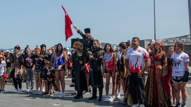 KUŞADASI’NDA 19 MAYIS COŞKUYLA KUTLANDI
