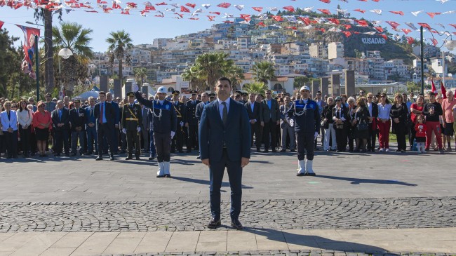 KUŞADASI’NDA CUMHURİYET COŞKUSU BAŞLADI