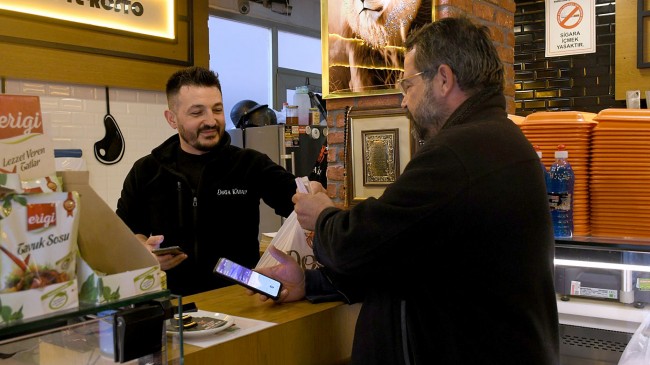 KUŞADASI’NDA ADALI KART AİLESİ GİDEREK BÜYÜYOR