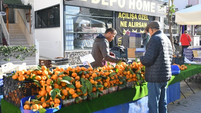 YEREL ÜRETİCİ SERGİSİNİN TEZGÂHLARI KIŞA ÖZGÜ SEBZE VE MEYVELERLE DOLDU