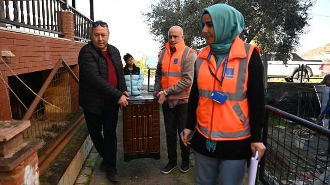 KUŞADASI’NDA EVLER VE YÜREKLER DAYANIŞMA İLE ISINIYOR