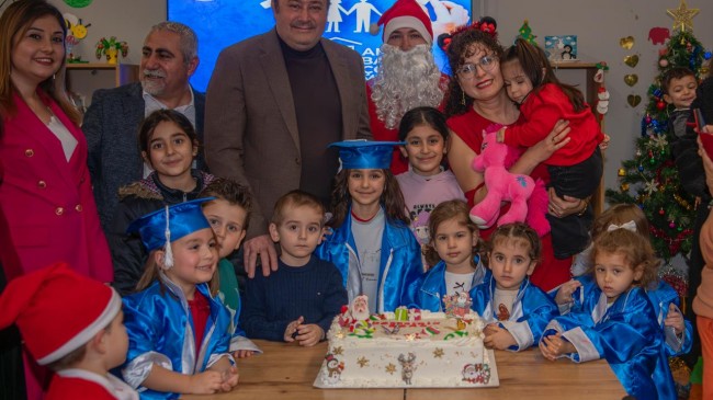 MİNİK ÖĞRENCİLERİN YENİ YIL PARTİSİ