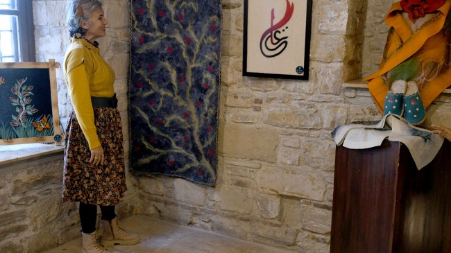 KUŞADASI’NDA HAT SANATI KEÇE İLE BULUŞTU