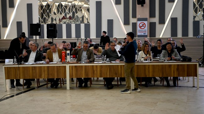 KUŞADASI BELEDİYE MECLİSİ YILIN İLK TOPLANTISINI YAPTI