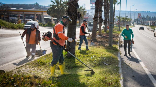 KUŞADASI’NDA REFÜJLER BAYRAMA HAZIRLANIYOR
