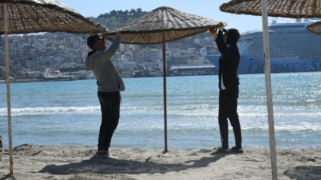 KUŞADASI PLAJLARINDA SEZON HAZIRLIĞI BAŞLADI