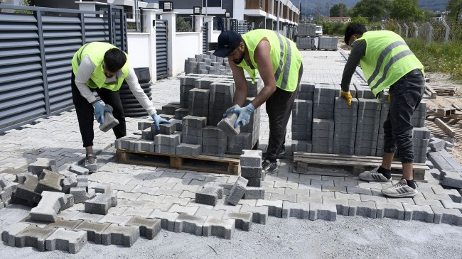 KUŞADASI BELEDİYESİ’NDEN DAVUTLAR MAHALLESİ’NE KESİNTİSİZ HİZMET