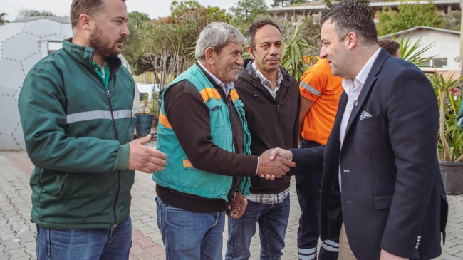 BAŞKAN VEKİLİ DEMİRTAŞ’TAN PARK VE BAHÇELER PERSONELİNE SABAH ZİYARETİ