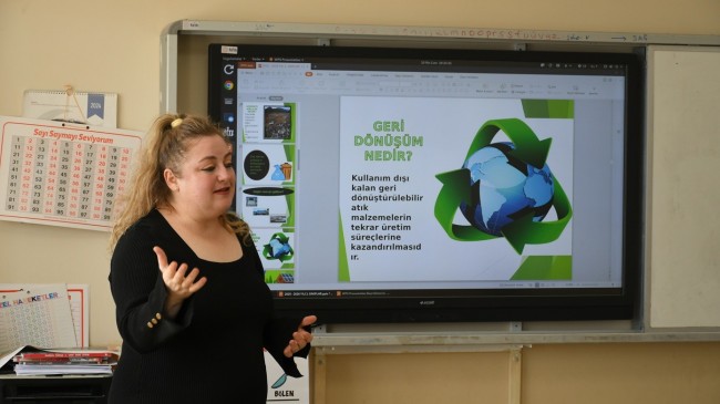 KUŞADALI ÖĞRENCİLERE ÇEVRE VE GERİ DÖNÜŞÜM EĞİTİMİ DÜZENLENDİ