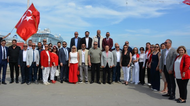 KUŞADASI’NDA 19 MAYIS’A YAKIŞAN COŞKU, KUTO’DAN GÜÇLÜ KATILIM