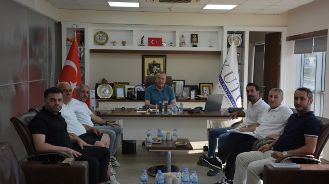 KUŞADASI TİCARET ODASI’NDA GRAND BAZAAR ESNAFI İLE KUŞADASI’NIN TURİZM GÜNDEMİ DEĞERLENDİRİLDİ