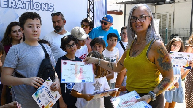 KUŞADASI’NDA SATRANÇ HAMLELERİ DOSTLUĞU PEKİŞTİRDİ