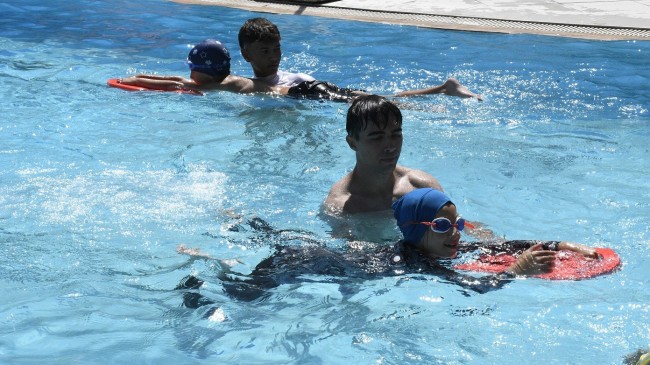 KUŞADASI’NDA MİNİKLER İÇİN YAZ DEMEK, SPOR DEMEK