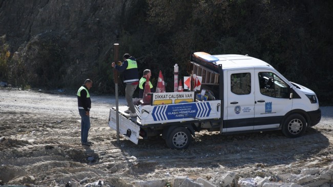 KUŞADASI’NDA KAÇAK MOLOZ DÖKÜMÜNE KARŞI SEFERBERLİK