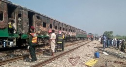 Pakistan’da tren otobüse çarptı: 19 ölü, 8 yaralı
