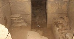 Alinda antik kentte mezar oda bulundu